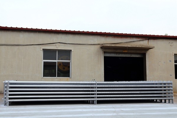 鋼制翅片管散熱器8